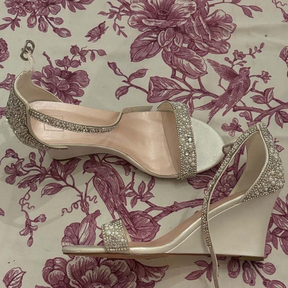 David's Bridal Cream Rhinestone Wedges